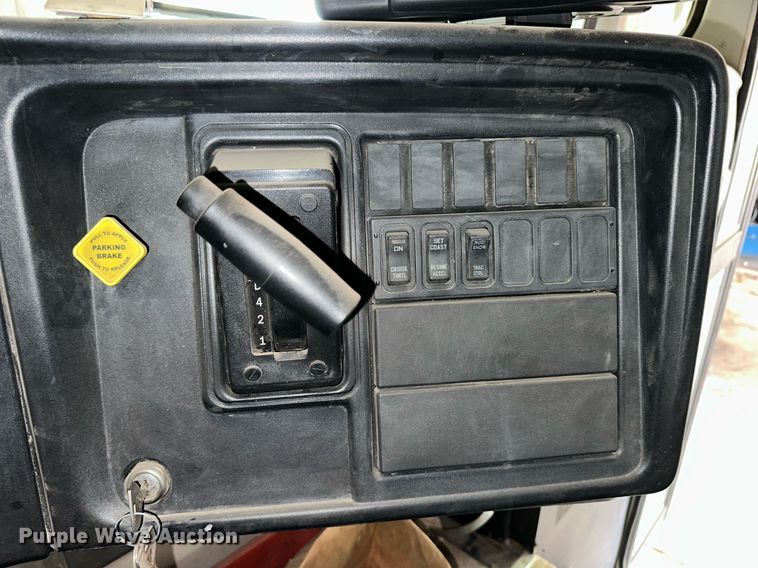 image for item NY9182 2006 International  school bus