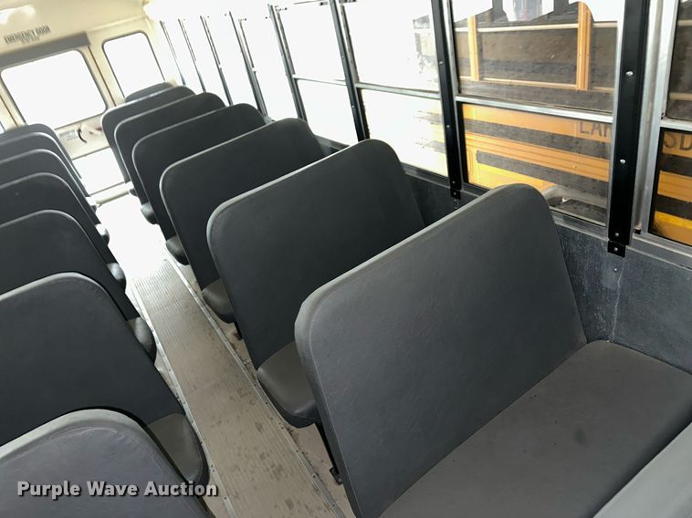 image for item NY9182 2006 International  school bus