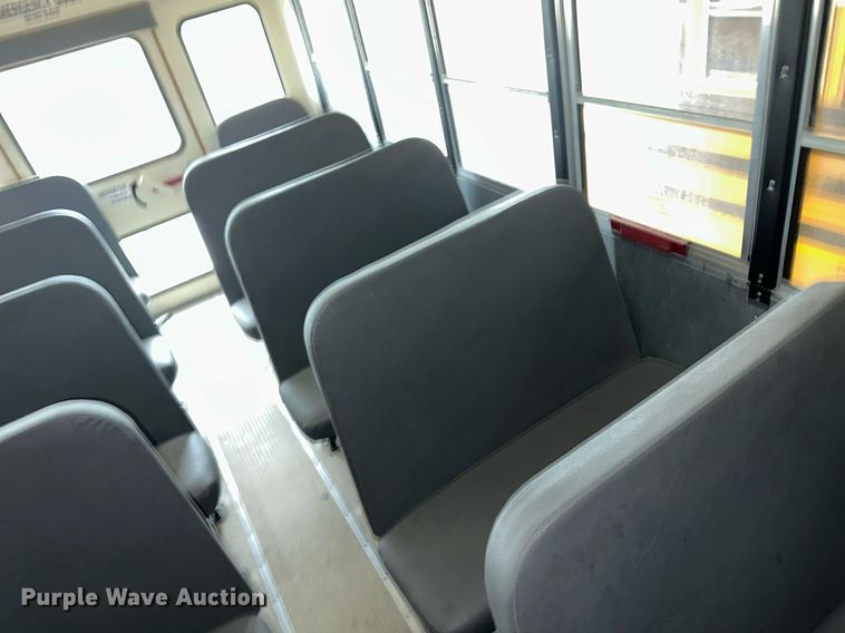 image for item NY9182 2006 International  school bus