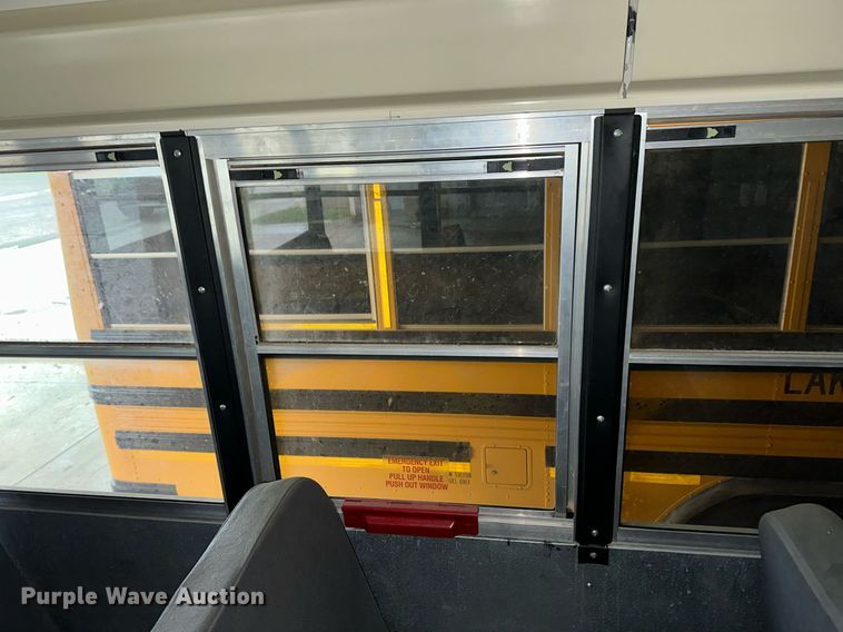 image for item NY9182 2006 International  school bus