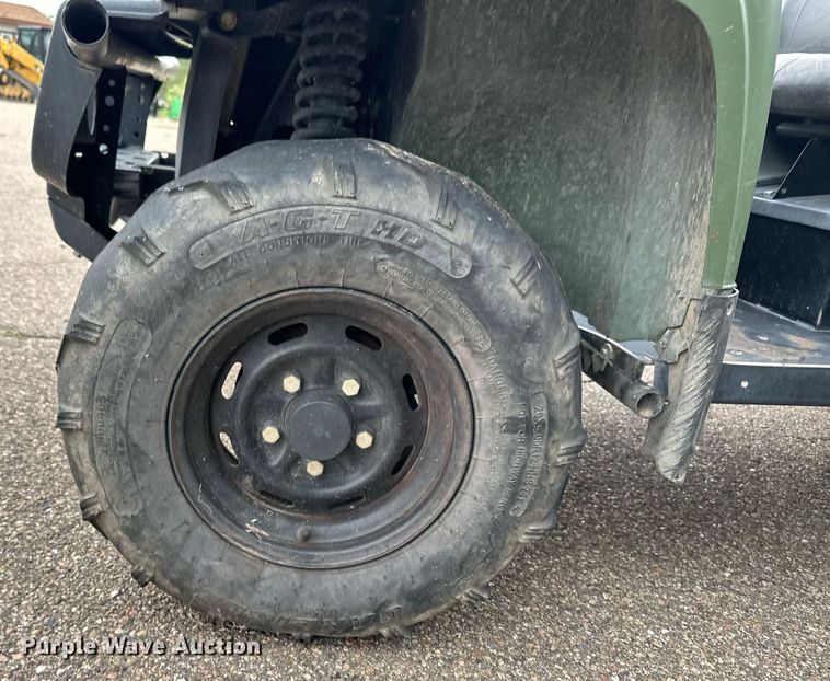 image for item NY9187 2011 John Deere Gator XUV  utility vehicle