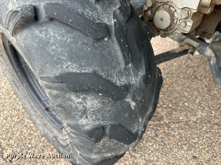 image for item NY9187 2011 John Deere Gator XUV  utility vehicle