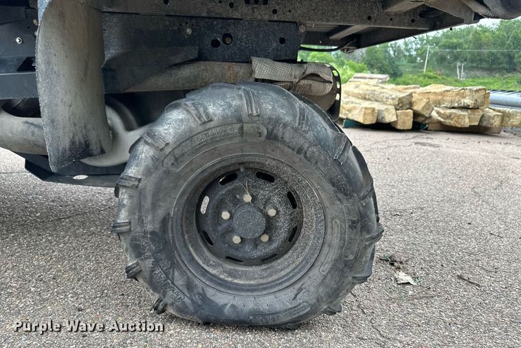 image for item NY9187 2011 John Deere Gator XUV  utility vehicle