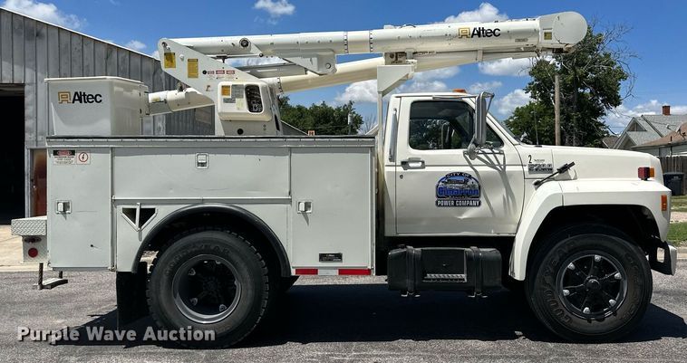 image for item NY9194 1992 Ford F700  bucket truck