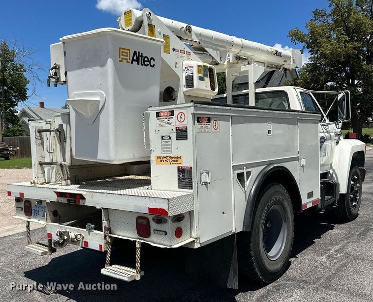 image for item NY9194 1992 Ford F700  bucket truck