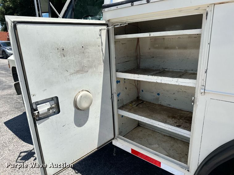 image for item NY9194 1992 Ford F700  bucket truck