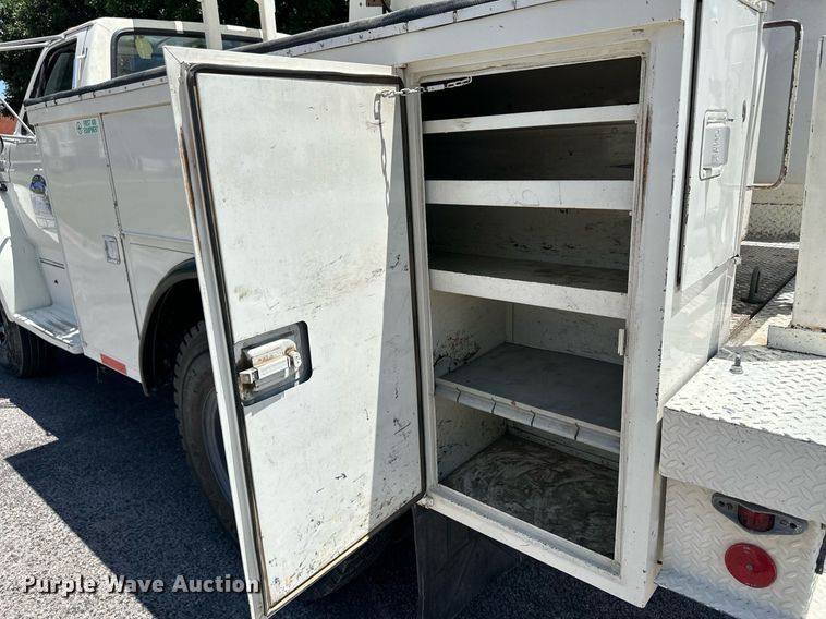 image for item NY9194 1992 Ford F700  bucket truck