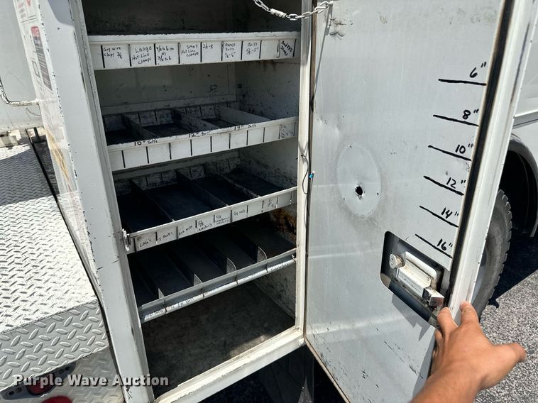 image for item NY9194 1992 Ford F700  bucket truck