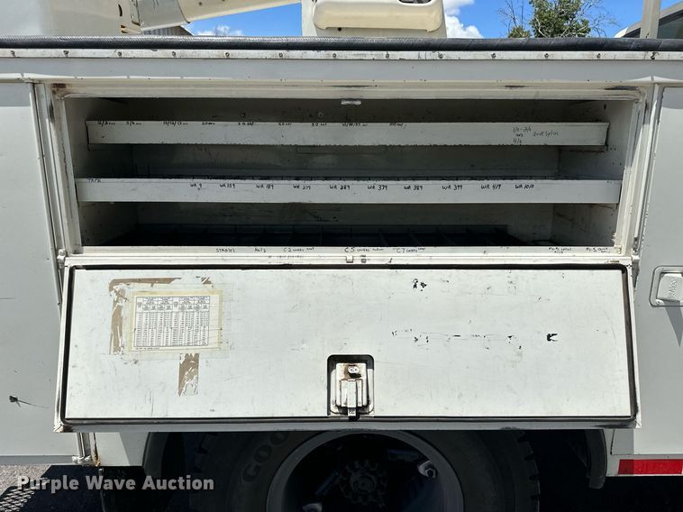 image for item NY9194 1992 Ford F700  bucket truck