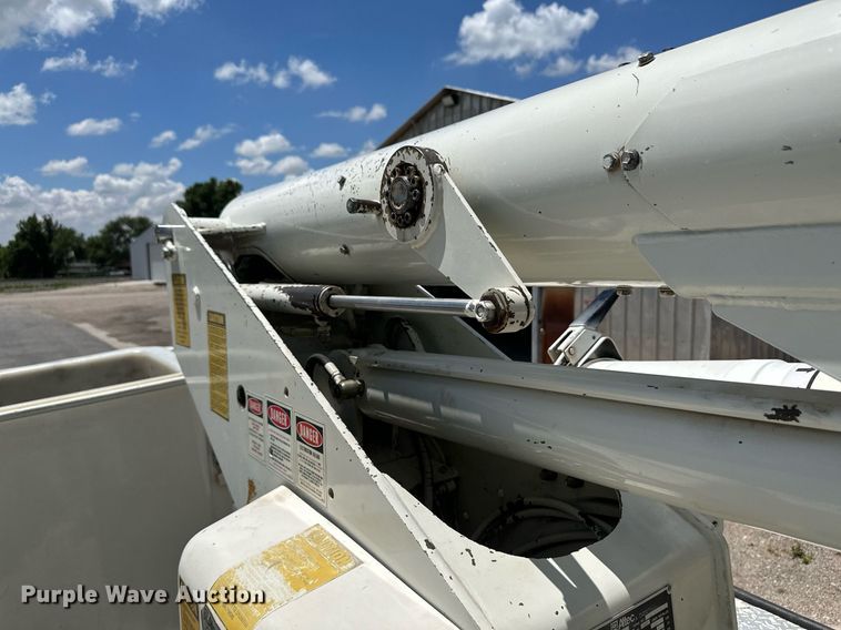 image for item NY9194 1992 Ford F700  bucket truck