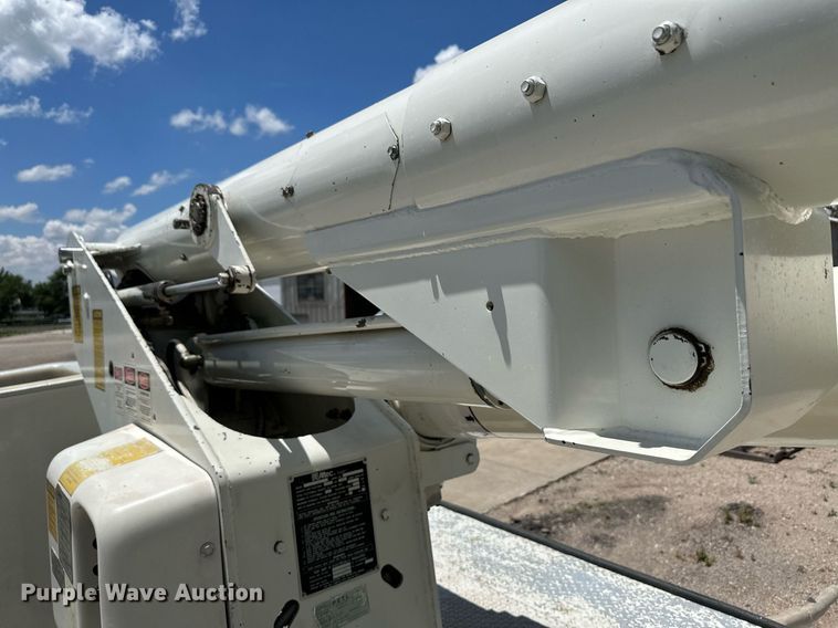 image for item NY9194 1992 Ford F700  bucket truck