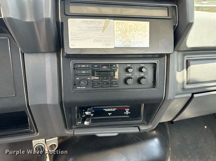 image for item NY9194 1992 Ford F700  bucket truck