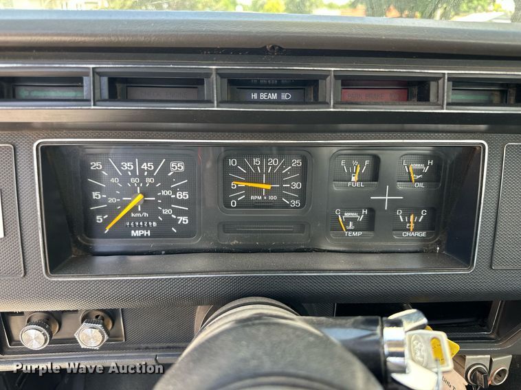 image for item NY9194 1992 Ford F700  bucket truck