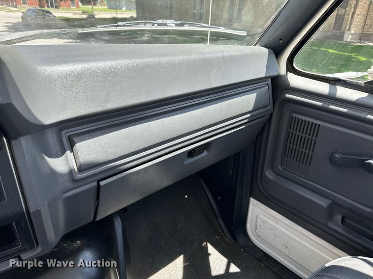 image for item NY9194 1992 Ford F700  bucket truck