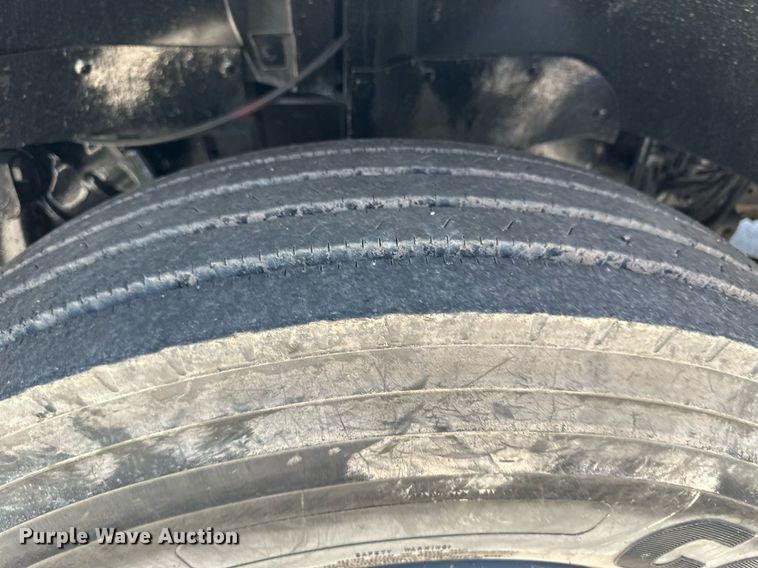 image for item NY9194 1992 Ford F700  bucket truck