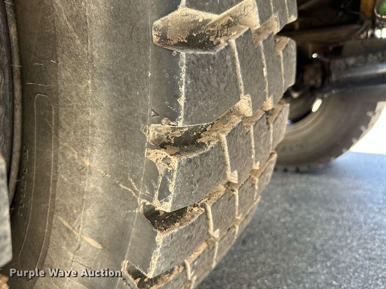 image for item NY9194 1992 Ford F700  bucket truck