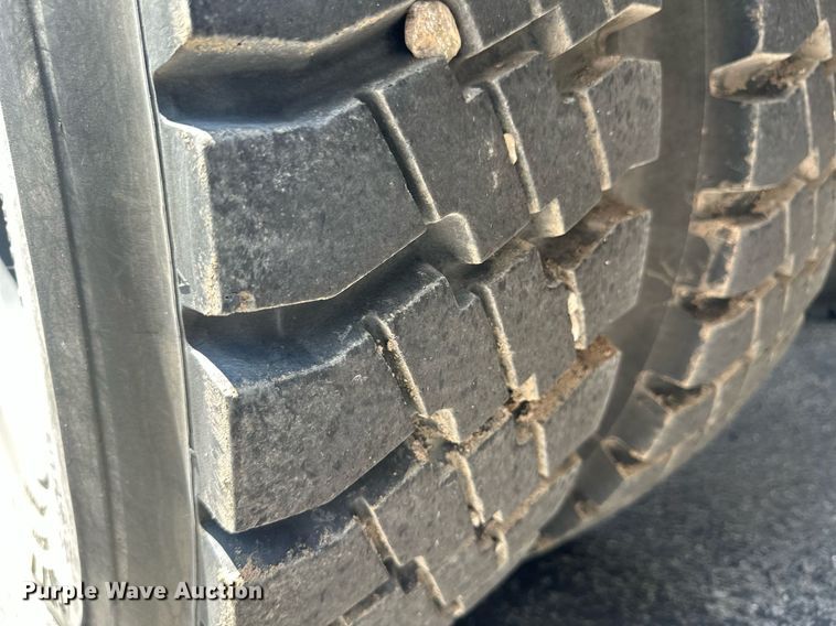 image for item NY9194 1992 Ford F700  bucket truck