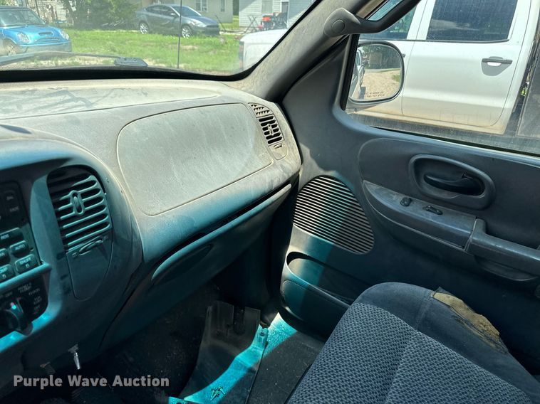 image for item NY9195 2001 Ford F150 XLT  SuperCrew pickup truck