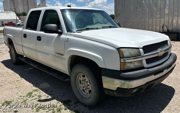image for item NY9197 2005 Chevrolet Silverado 1500HD  Crew Cab pickup truck