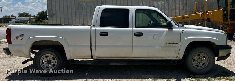 image for item NY9197 2005 Chevrolet Silverado 1500HD  Crew Cab pickup truck