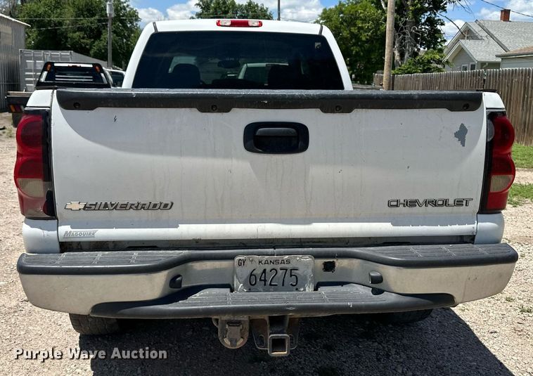 image for item NY9197 2005 Chevrolet Silverado 1500HD  Crew Cab pickup truck