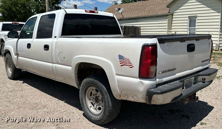 image for item NY9197 2005 Chevrolet Silverado 1500HD  Crew Cab pickup truck
