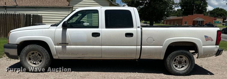 image for item NY9197 2005 Chevrolet Silverado 1500HD  Crew Cab pickup truck