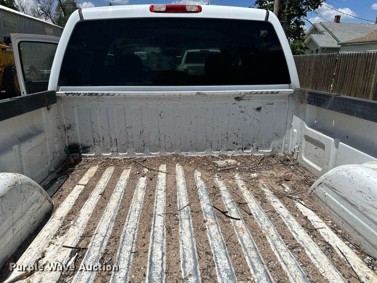 image for item NY9197 2005 Chevrolet Silverado 1500HD  Crew Cab pickup truck