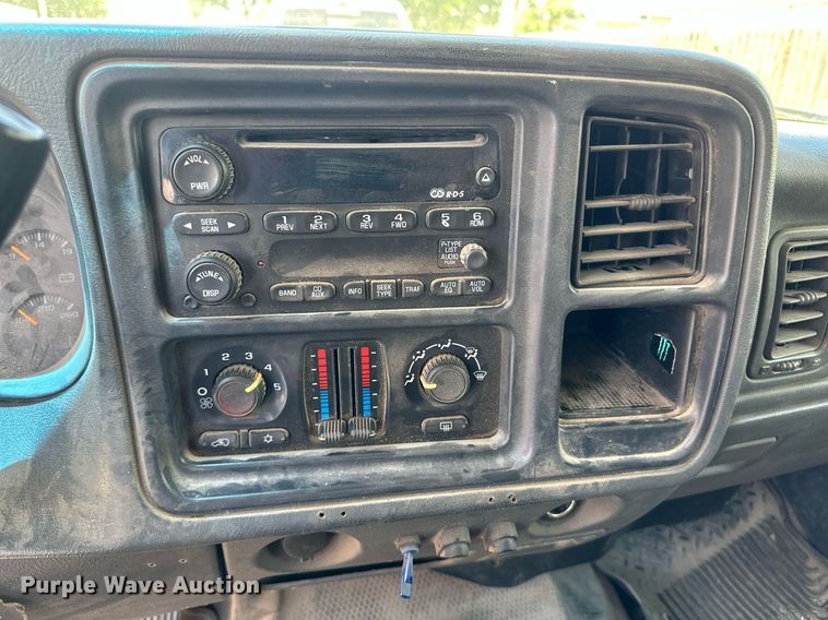 image for item NY9197 2005 Chevrolet Silverado 1500HD  Crew Cab pickup truck