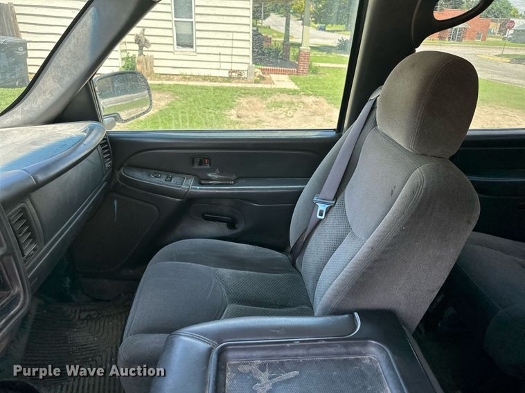 image for item NY9197 2005 Chevrolet Silverado 1500HD  Crew Cab pickup truck