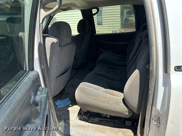 image for item NY9197 2005 Chevrolet Silverado 1500HD  Crew Cab pickup truck