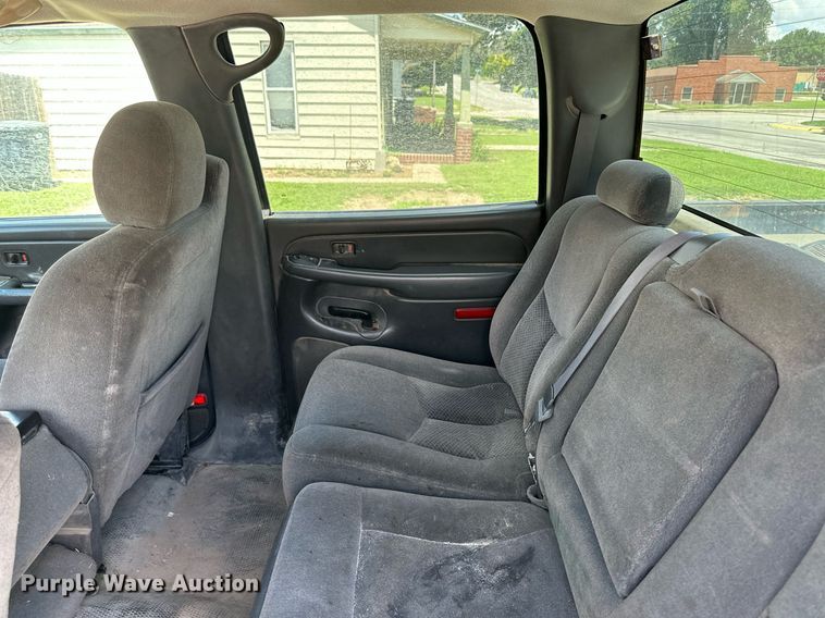 image for item NY9197 2005 Chevrolet Silverado 1500HD  Crew Cab pickup truck