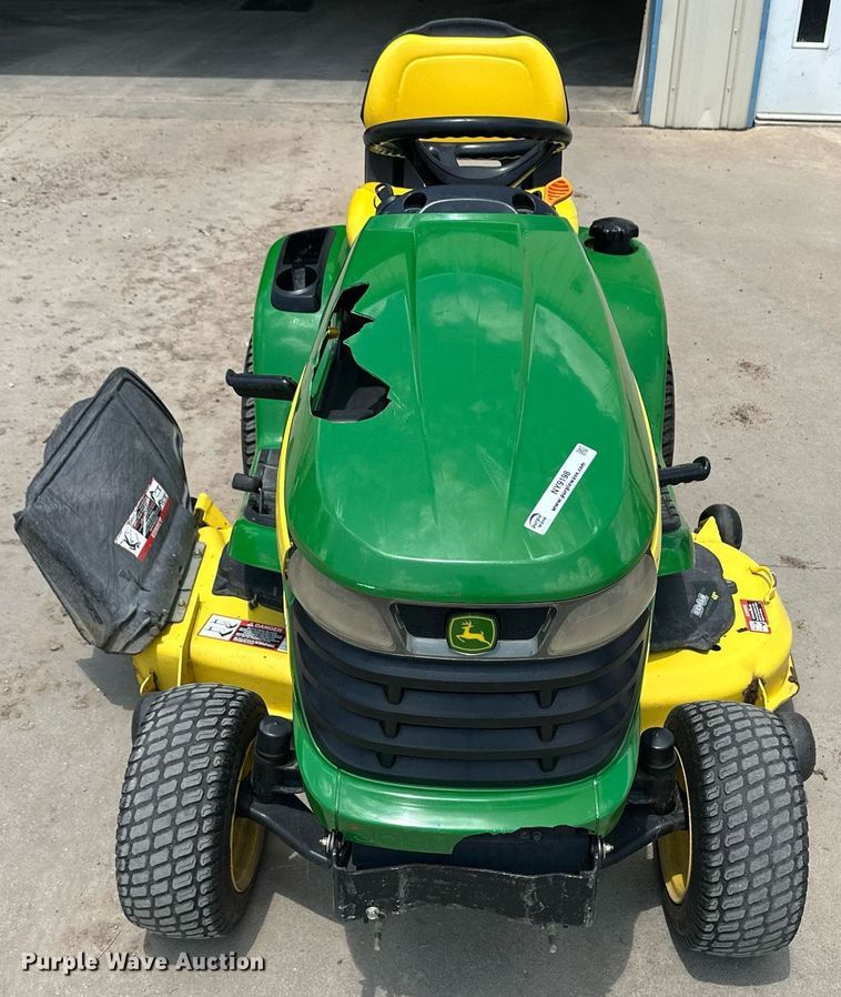 image for item NY9198 2007 John  Deere X320  lawn mower