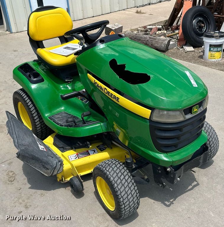 image for item NY9198 2007 John  Deere X320  lawn mower