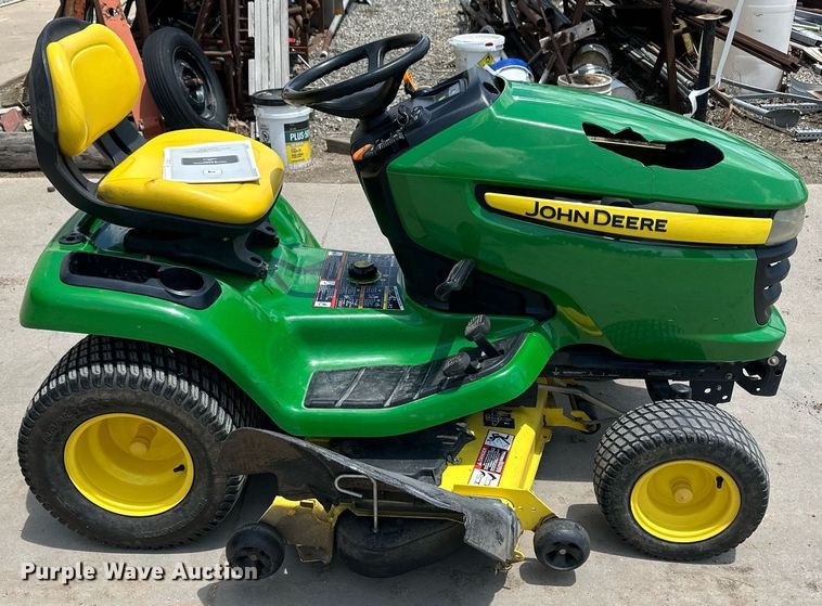 image for item NY9198 2007 John  Deere X320  lawn mower