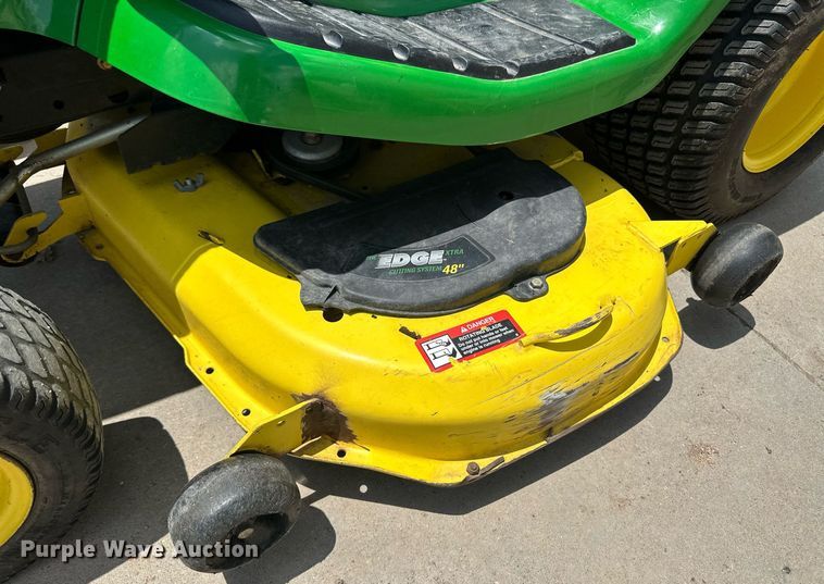 image for item NY9198 2007 John  Deere X320  lawn mower