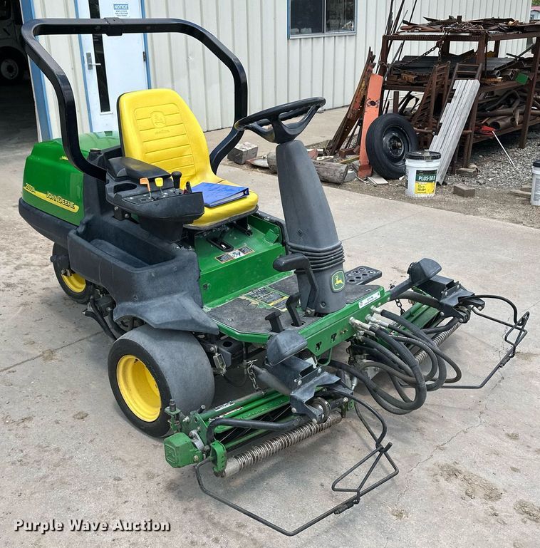 image for item NY9199 2006 John  Deere 2500A  reel mower