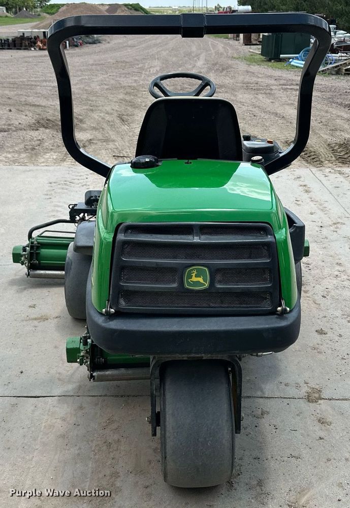 image for item NY9199 2006 John  Deere 2500A  reel mower