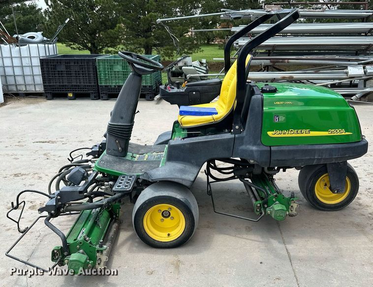 image for item NY9199 2006 John  Deere 2500A  reel mower