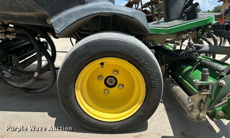 image for item NY9199 2006 John  Deere 2500A  reel mower