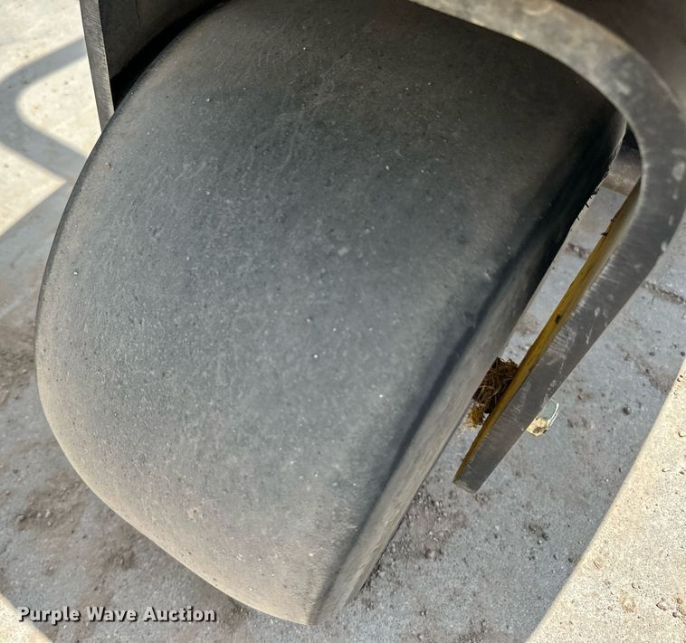 image for item NY9199 2006 John  Deere 2500A  reel mower