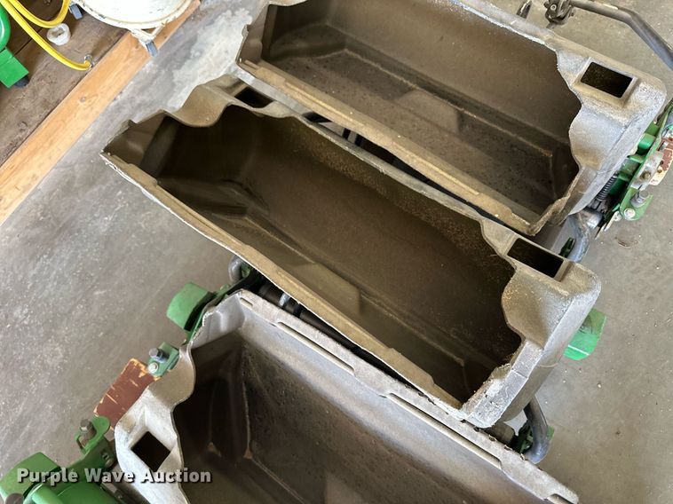 image for item NY9199 2006 John  Deere 2500A  reel mower