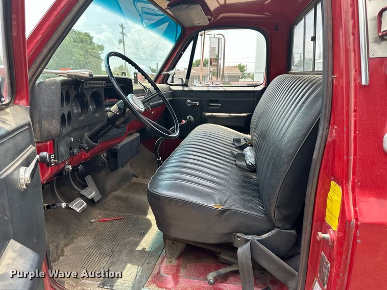 image for item NY9239 1984 Chevrolet D6500  pumper fire truck