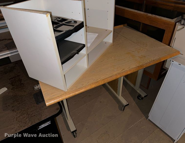 image for item NY9248 Approximately 15 desks