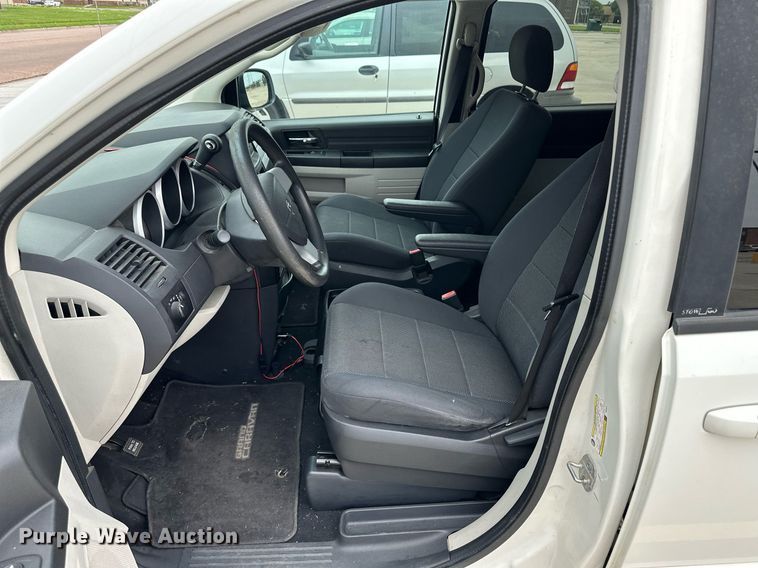 image for item NY9251 2009 Dodge Grand Caravan SE  van