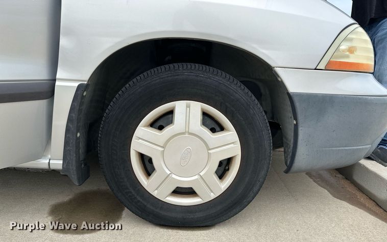 image for item NY9252 2001 Ford Windstar  van