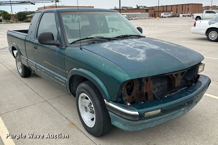 image for item NY9255 1996 Chevrolet S10  Ext. Cab pickup truck