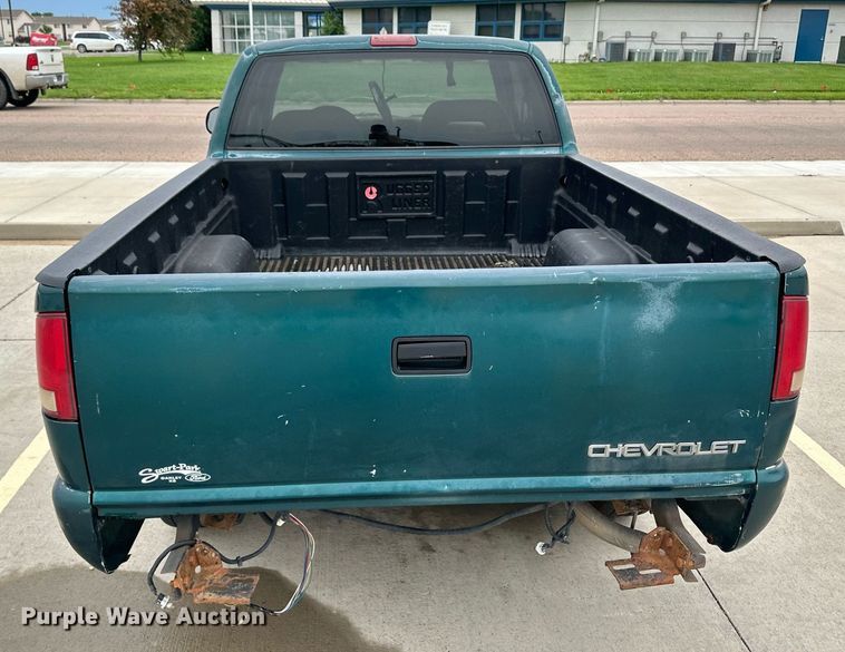 image for item NY9255 1996 Chevrolet S10  Ext. Cab pickup truck