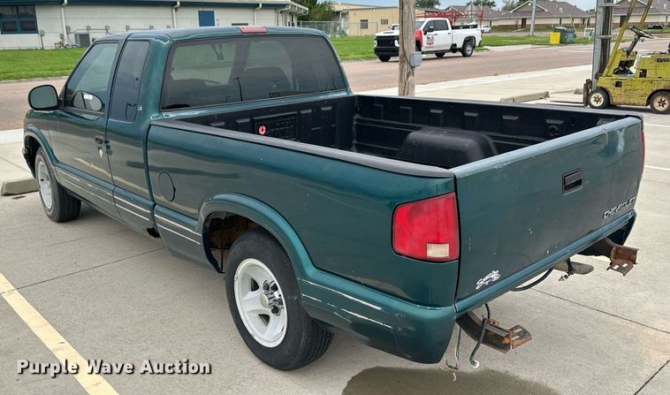 image for item NY9255 1996 Chevrolet S10  Ext. Cab pickup truck