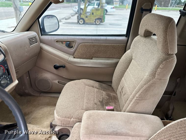 image for item NY9255 1996 Chevrolet S10  Ext. Cab pickup truck